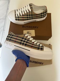 Men’s Burberry Shoes / Size 9