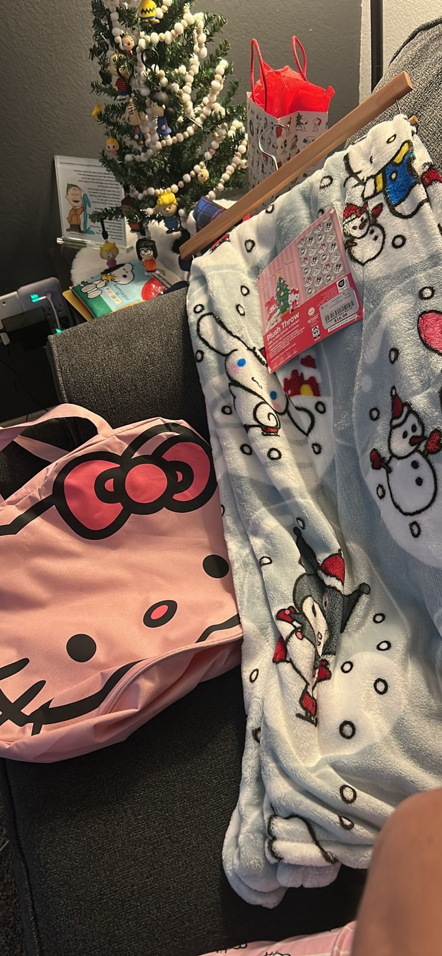 Hello Kitty Throw Blanket And Tote 