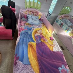 Toddler Princess Bed And Nightstand 