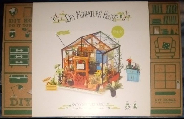 Do It Yourself - Miniature Green House 