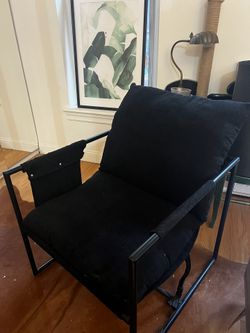 Black Oversized Chair With Storage