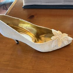 Ivory Beaded Pump