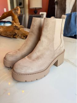 Madden Girl beige boots size 9.5