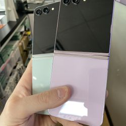 UNLOCKED Samsung Galaxy Z Flip 5 5G 256GB