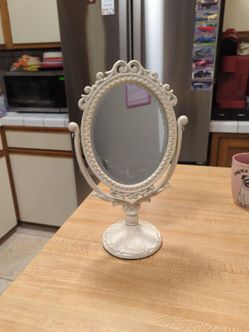Vanity mirror
