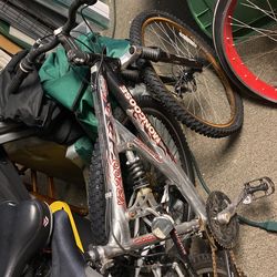 Chrome Mongoose XR200 21Speed Aluminum Mountain Bike 