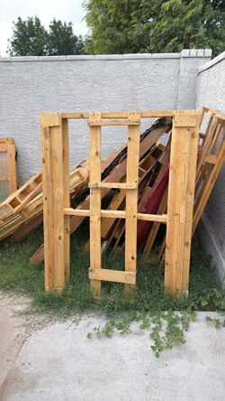 9 Pallets. Free.