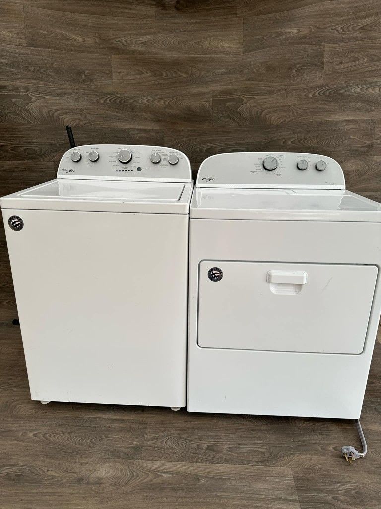 Whirlpool Washer And Gas Dryer 