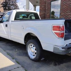 2014 Ford F-150 · Truck  2014 Ford F150 V8 5.0 2WD  150 or 140 miles very clean Runs great no issues clear title  Cold A/c & Heat good tires ready to 