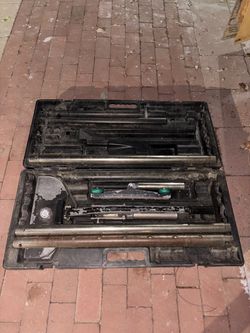 Carpet stretcher