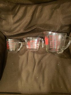 Pyrex Measuring Cups 