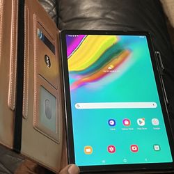 Samsung - Galaxy Tab S5e - 10.5" - Wi-FI - 64GB STORAGE 4GB RAM GOLD- SM-T720 . Case included . 