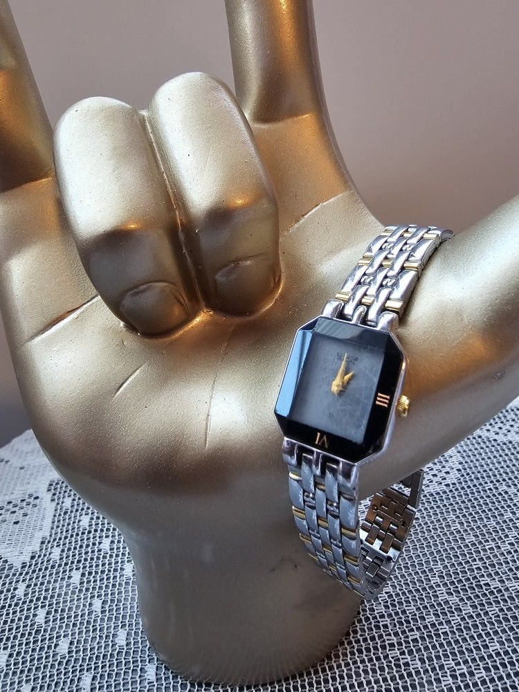 $15.00 - CITIZEN Vtg WATCH, Silver & Gold Tone Band! Stainless Steel - Needs New Battery!