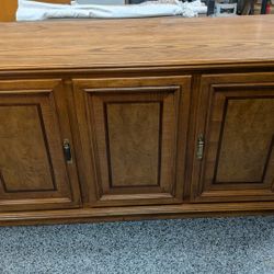 Vintage Sideboard. Beautiful. Only $30 City Of Orange 🍊