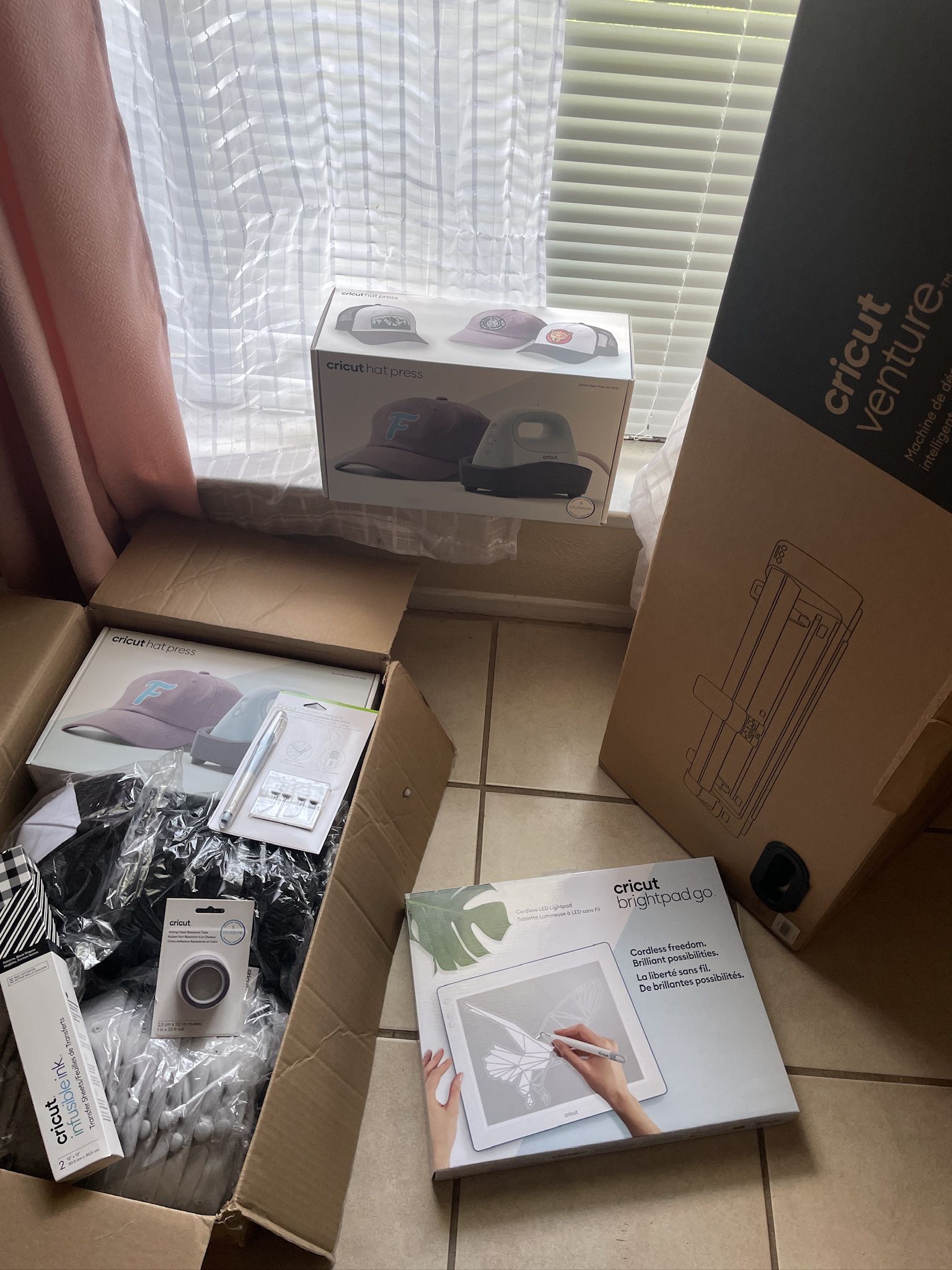 BRAND NEW Cricut Machines & Tools