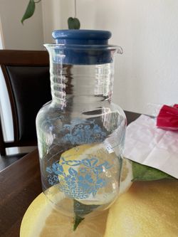 Pyrex Juice Carafe 7520 Blue Baskets