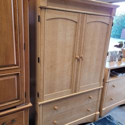 SPACIOUS CABINET 