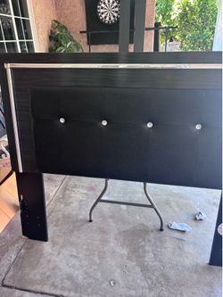Queen sz headboard