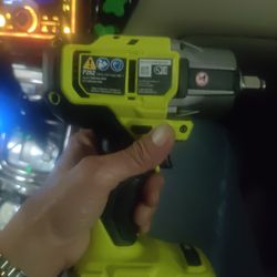 Ryobi 1/2" impact wrench with friction ring