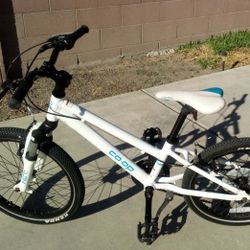 Co-Op Rev 20" Kids 6 Speed Bike