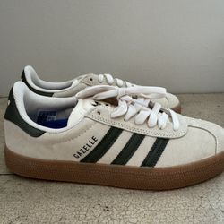 Women’s Adidas Gazelles