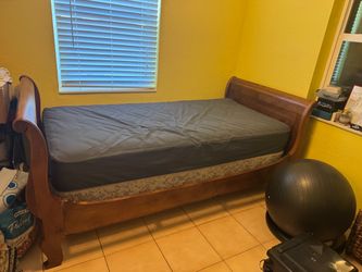 Ethan Allen Wooden daybed