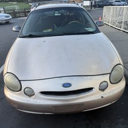 1996 Ford Taurus