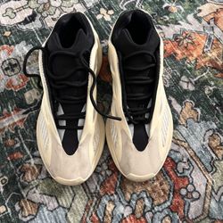 adidas yeezy 700 v3 azael