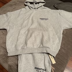 Dark grey essential sweatsuit size medium 220