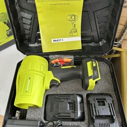 BRAND NEW Portable Powerful Leaf Blower Dust Cleaner with 2 Batteries and Case