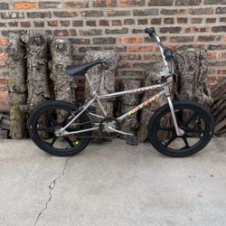 Vintage Survivor 1992 Old School BMX GT DYNO Nitro Chrome/DayGlo Decals