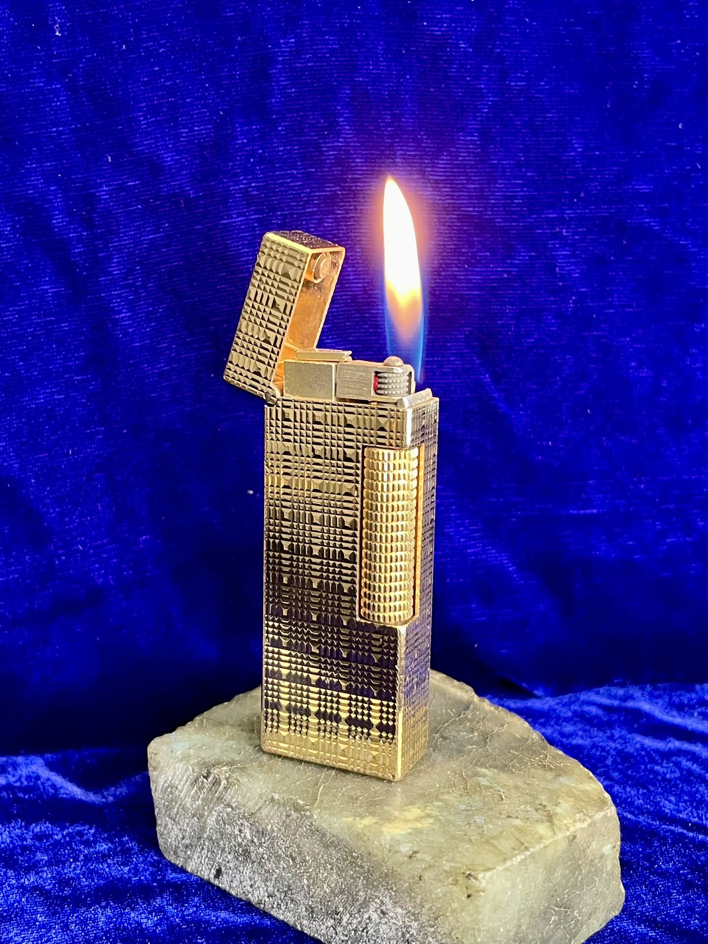 Vintage Very Good Condition Dunhill Lighter Works 1 Year Warranty