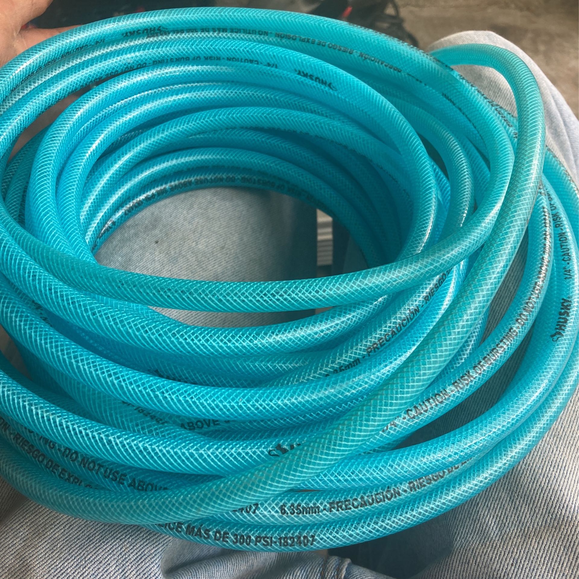 Husky 1/4" x 25 ft. Poly Air Hose Lightweight 300 PSI