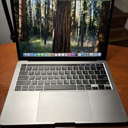 2020 MACBOOK PRO 13" TOUCHBAR 2.3 GHz QUADCORE i5 8GB 512GB EXCELLENT BATTERY  32 COUNT WITH CHARGER