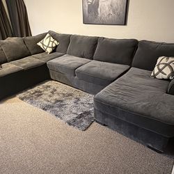 Leaving Room Set In Semi New Condition Gray Bluish Color 