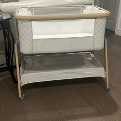 BaeBae Goods 3-in-1 baby bassinet 