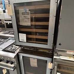 🔥 SUB-ZERO WINE STORAGE – 2025 MODEL DEAL! 🔥  Upgrade your space with this premium Sub-Zero 24” Wine Storage (Panel Ready, ADA Height) — designed fo