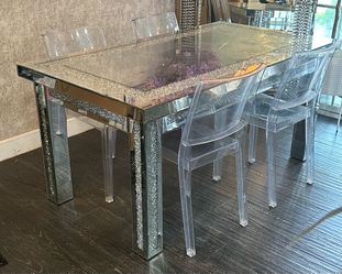 Mirrored dining table