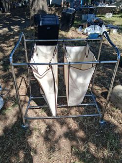Clothes hamper