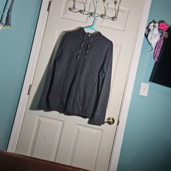 UNDER ARMOR SWEATER SIZE LARGE