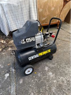 Central Pneumatic 2 HP, 8 Gallon, 125 PSI Portable Air Compressor