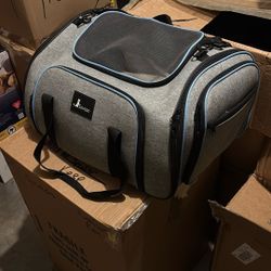 Large pet carrier