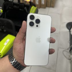 iPhone 14 Pro Max Unlocked 128GB! Finance For $50 Down Payment!!