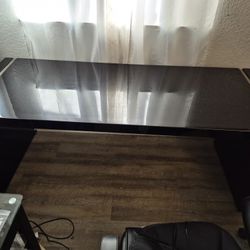 TABLE/DESK