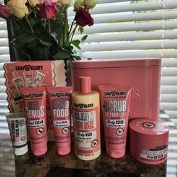 Soap & Glory The Big Pink Tin Bundle Lotion Wash Cleanser