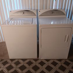 White GE Washer And Dryer Set 