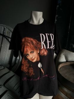 Vintage Reba shirt size medium as is condition