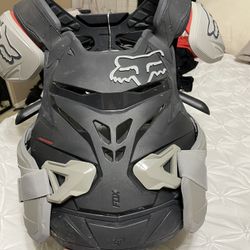 Fox L/XL Airframe Roost Guard 