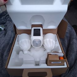 Ring outdoor floodcam plus brand new