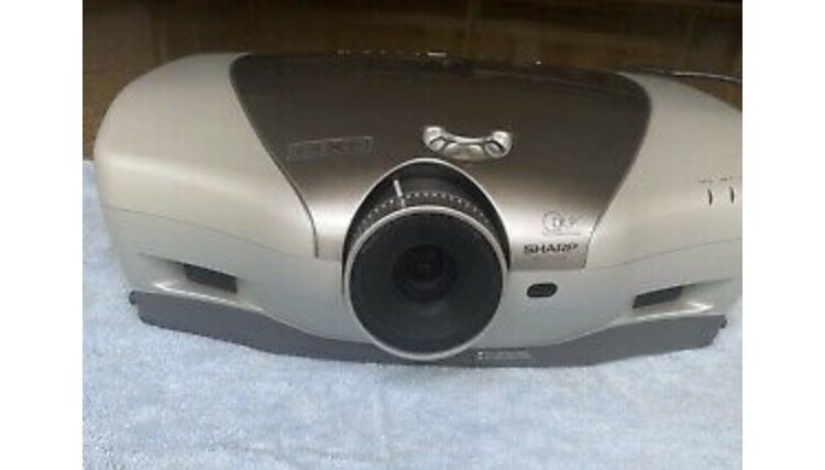 Sharp XV-Z10000 DLP Projector